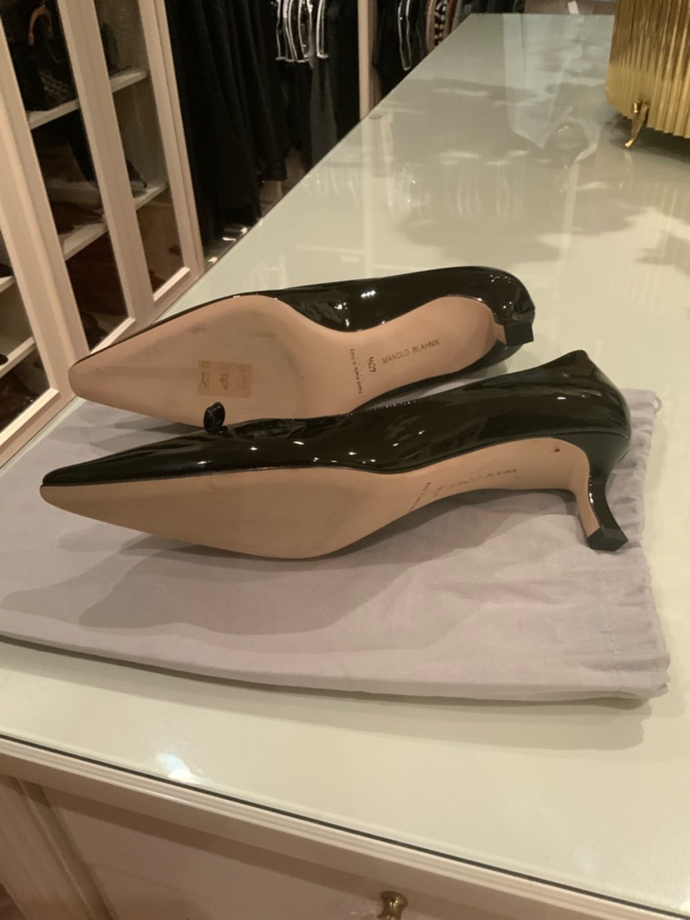 Manolo Blahnik Black Patent Pointed Toe Bow Pumps - Picture 4 of 4